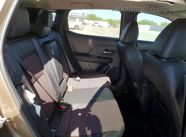 3N8AP6DB4SL333570 2025 NISSAN KICKS Tan უკანა სავარძლების ხედი