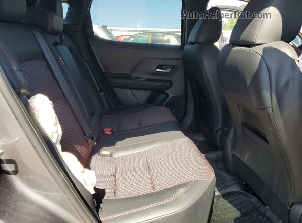 3N8AP6DB4SL344634 2025 NISSAN KICKS Gray Вид задньої частини салону