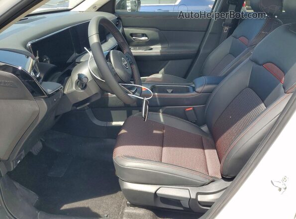 3N8AP6DB6TL316710 2026 NISSAN KICKS White Front interior view