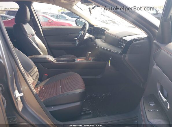 3N8AP6DB8SL370413 2025 NISSAN KICKS Gray Front interior view