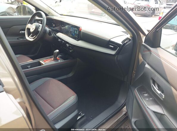 3N8AP6DB9TL309623 2026 NISSAN KICKS Коричневый Вид салона спереди