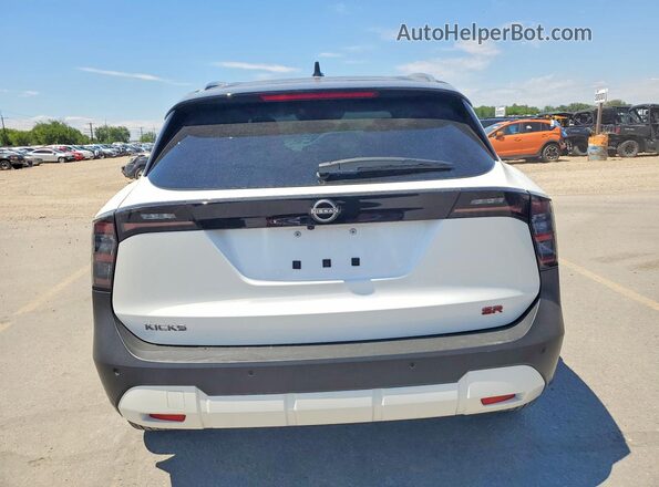 3N8AP6DC0SL381964 2025 NISSAN KICKS Белый Вид сзади