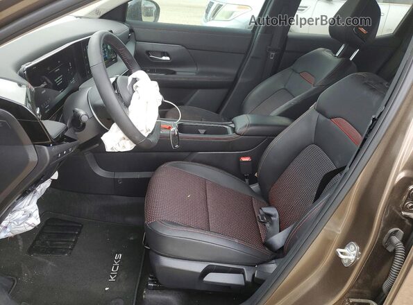 3N8AP6DC2TL317331 2026 NISSAN KICKS Коричневый Вид салона спереди