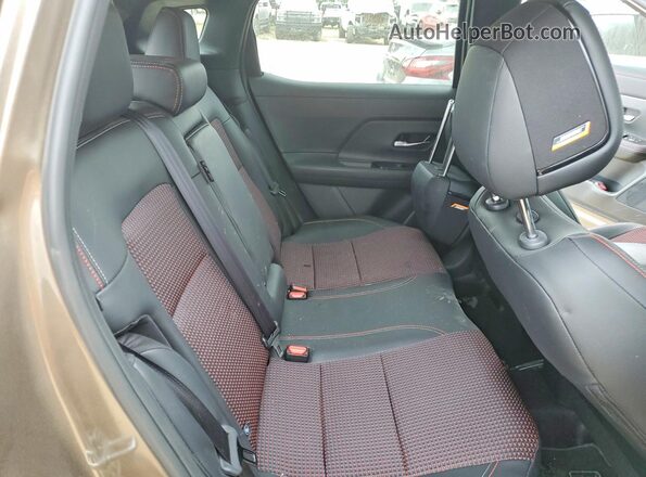 3N8AP6DC2TL317331 2026 NISSAN KICKS Коричневый Вид задних сидений