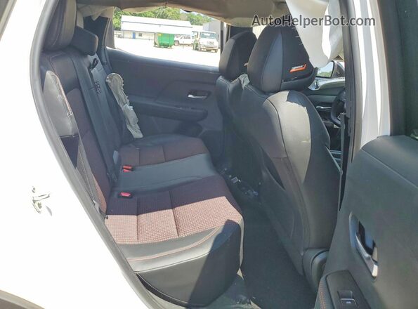 3N8AP6DC8SL380657 2025 NISSAN KICKS White Rear interior view