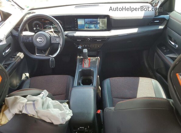 3N8AP6DC8SL380657 2025 NISSAN KICKS White Dashboard view