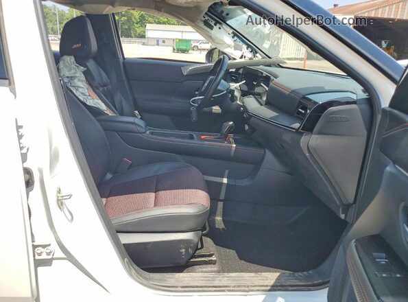 3N8AP6DC8SL380657 2025 NISSAN KICKS White Front interior view