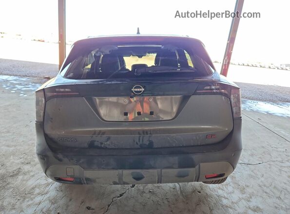 3N8AP6DCXTL339996 2026 NISSAN KICKS Gray Widok z tyłu