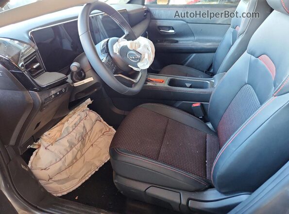 3N8AP6DCXTL339996 2026 NISSAN KICKS Gray Widok wnętrza z przodu