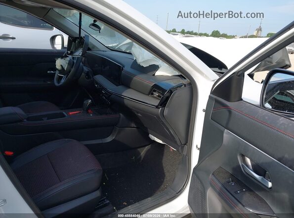 3N8AP6DD7SL435818 2025 NISSAN KICKS White Vista interior delantera