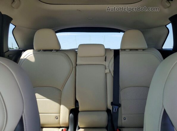 3PCAJ5M19LF101982 2020 INFINITI QX50 White Rear seats view