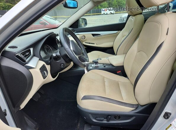 3PCAJ5M30KF104740 2019 INFINITI QX50 Silver Front interior view