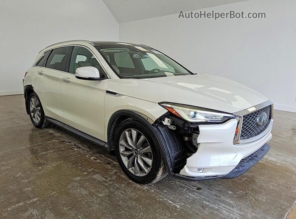 3PCAJ5M35LF108221 2020 INFINITI QX50 White Передня права чверть
