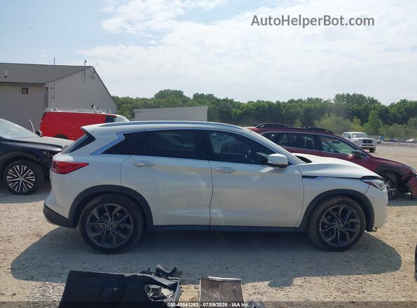 3PCAJ5M36KF105097 2019 INFINITI QX50 White Rear interior view