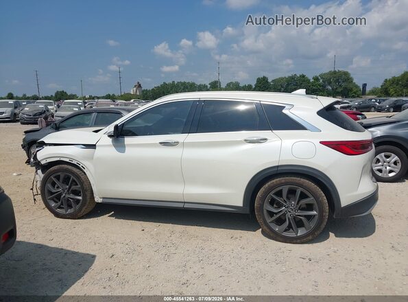 3PCAJ5M36KF105097 2019 INFINITI QX50 White 360 interior view