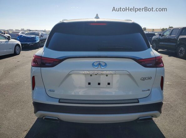 3PCAJ5M38LF108956 2020 INFINITI QX50 White Հետևի տեսք