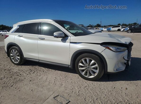 3PCAJ5M39KF113243 2019 INFINITI QX50 White Front right