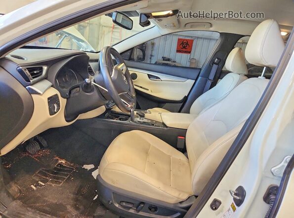 3PCAJ5M3XKF137177 2019 INFINITI QX50 White Front interior view