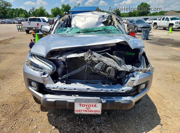 3TMAZ5CN2HM044444 2017 TOYOTA TACOMA Silver Front view