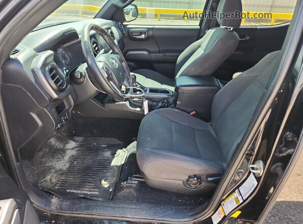 3TMAZ5CN2JM067678 2018 TOYOTA TACOMA Black Widok wnętrza z przodu