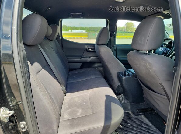 3TMAZ5CN2JM067678 2018 TOYOTA TACOMA Black Widok tylnych siedzeń