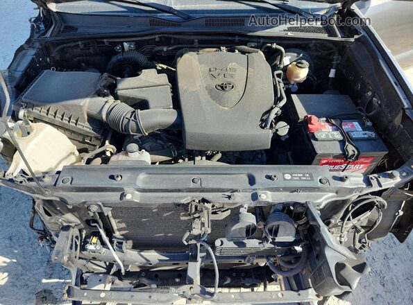 3TMAZ5CN3JM055748 2018 TOYOTA TACOMA Gray Vista interior trasera