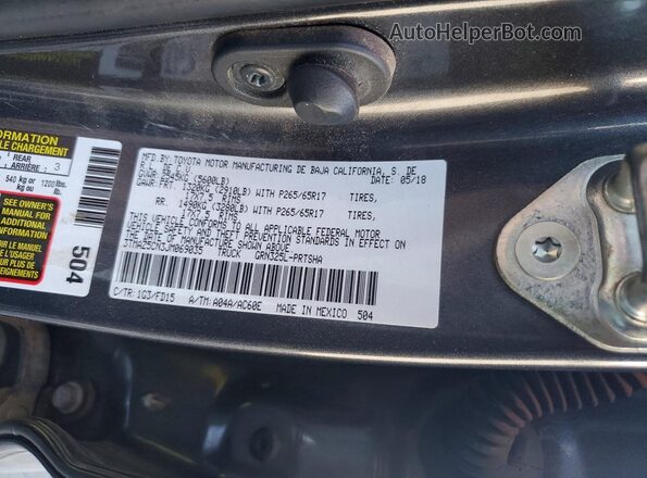 3TMAZ5CN3JM069035 2018 TOYOTA TACOMA Charcoal Vista del compartimento del motor