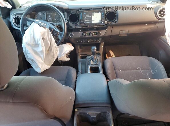 3TMAZ5CN3JM069035 2018 TOYOTA TACOMA Charcoal Vista del salpicadero