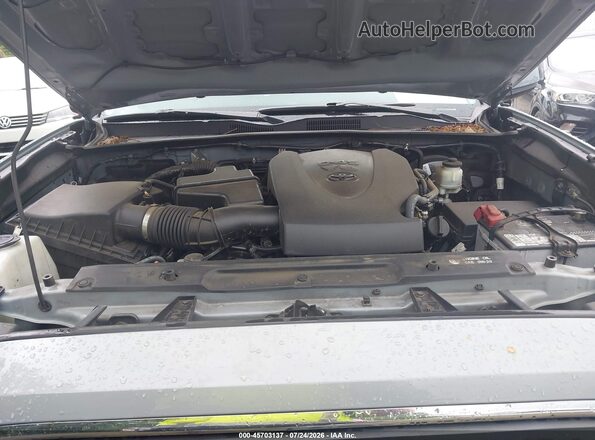 3TMAZ5CN5KM093371 2019 TOYOTA TACOMA Silver Вид ззаду