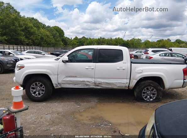 3TMAZ5CN8HM028006 2017 TOYOTA TACOMA White Widok wnętrza 360 stopni
