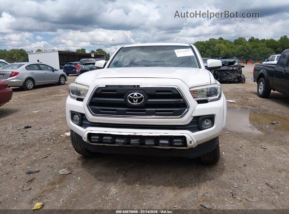 3TMAZ5CN8HM028006 2017 TOYOTA TACOMA White Widok zestawu wskaźników