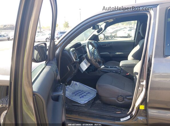 3TMBZ5DN7JM014719 2018 TOYOTA TACOMA Gray Front interior view