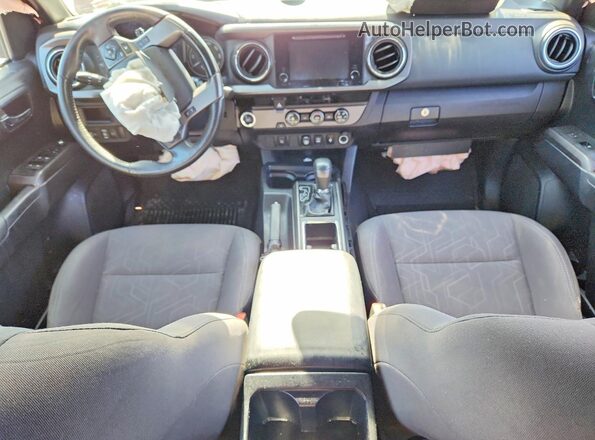 3TMBZ5DN7JM016387 2018 TOYOTA TACOMA Red Вид панелі приладів