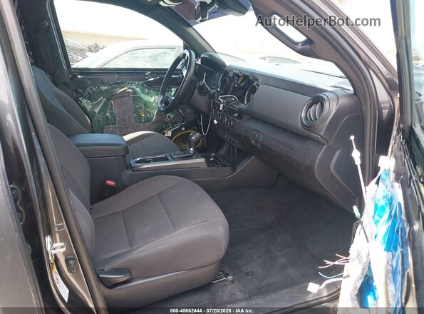 3TMBZ5DNXJM012785 2018 TOYOTA TACOMA Gray Vista interior delantera
