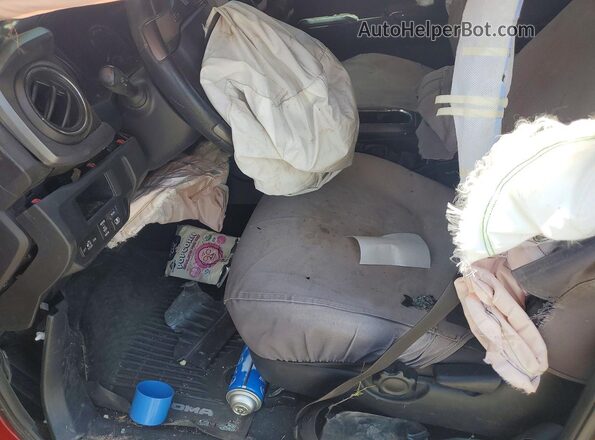 3TMCZ5AN0HM058466 2017 TOYOTA TACOMA Красный Вид салона спереди