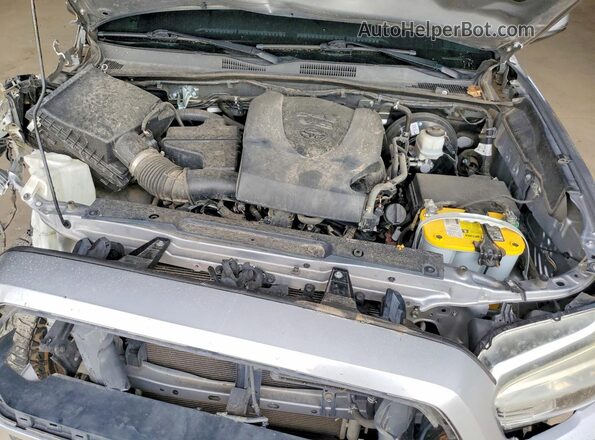 3TMCZ5AN0HM103373 2017 TOYOTA TACOMA Silver Вид задньої частини салону