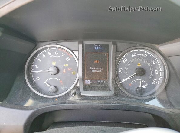 3TMCZ5AN0JM138906 2018 TOYOTA TACOMA White Instrument cluster view