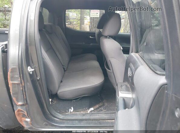 3TMCZ5AN0JM153213 2018 TOYOTA TACOMA Gray VIN կոդի պիտակի տեսք