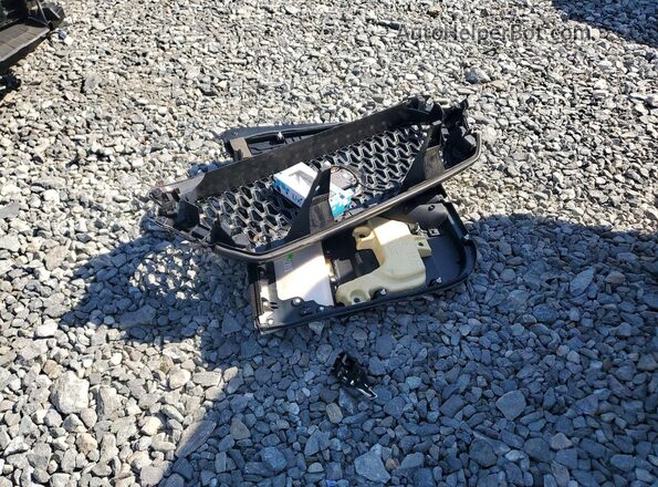 3TMCZ5AN0KM282800 2019 TOYOTA TACOMA Black Engine compartment view