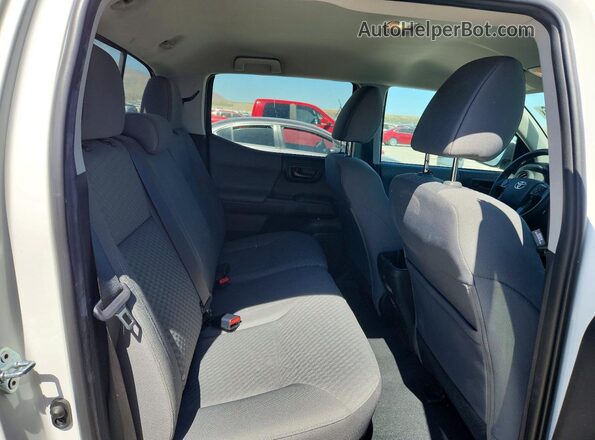 3TMCZ5AN0NM523713 2022 TOYOTA TACOMA Белый Вид задних сидений