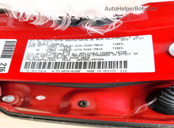 3TMCZ5AN0PM615262 2023 TOYOTA TACOMA Red Widok komory silnika