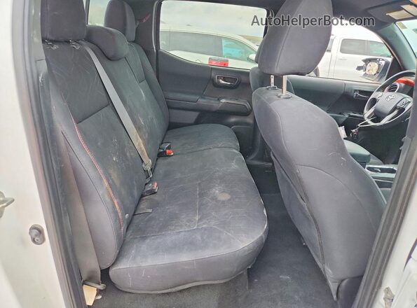 3TMCZ5AN1HM104113 2017 TOYOTA TACOMA White Rear seats view