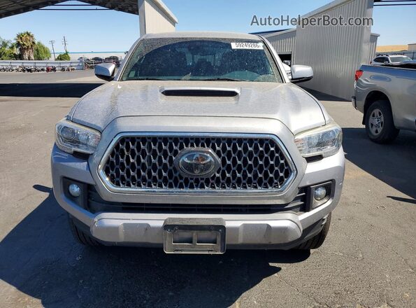 3TMCZ5AN1JM132712 2018 TOYOTA TACOMA Silver წინა ხედი