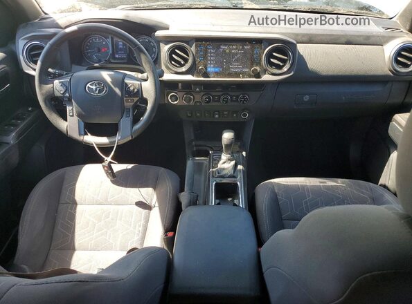 3TMCZ5AN1JM132712 2018 TOYOTA TACOMA Silver წინა პანელის ხედი
