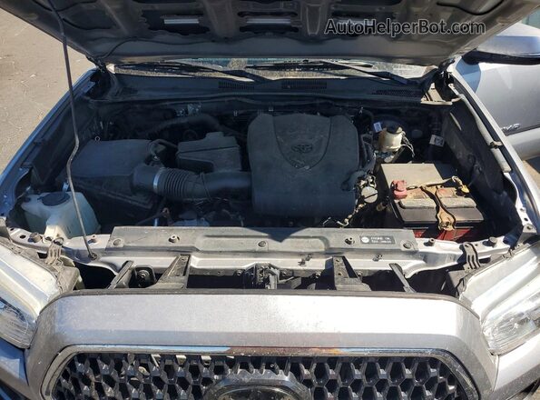 3TMCZ5AN1JM132712 2018 TOYOTA TACOMA Silver უკანა სალონის ხედი