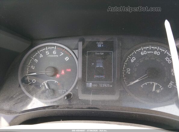 3TMCZ5AN1JM146402 2018 TOYOTA TACOMA Красный Вид задних сидений