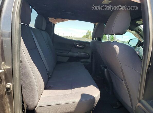 3TMCZ5AN2JM152158 2018 TOYOTA TACOMA Charcoal Widok tylnych siedzeń