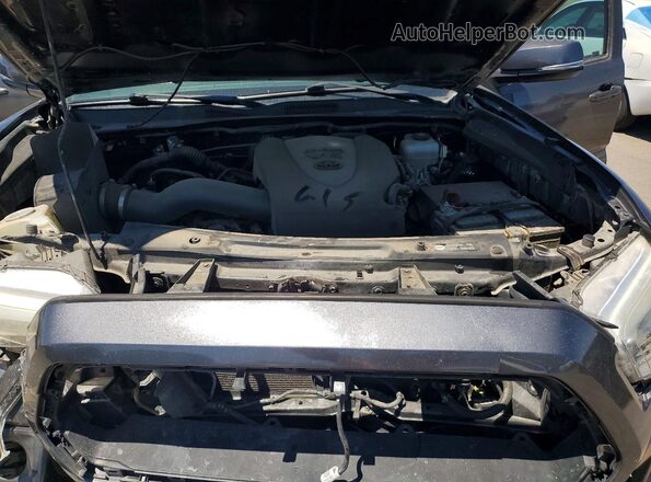 3TMCZ5AN2JM152158 2018 TOYOTA TACOMA Charcoal Widok wnętrza z tyłu