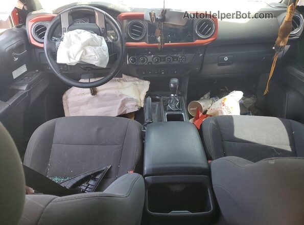 3TMCZ5AN2JM181630 2018 TOYOTA TACOMA Orange Widok deski rozdzielczej