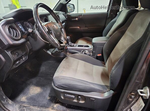 3TMCZ5AN2MM398566 2021 TOYOTA TACOMA Gray Вид салону спереду